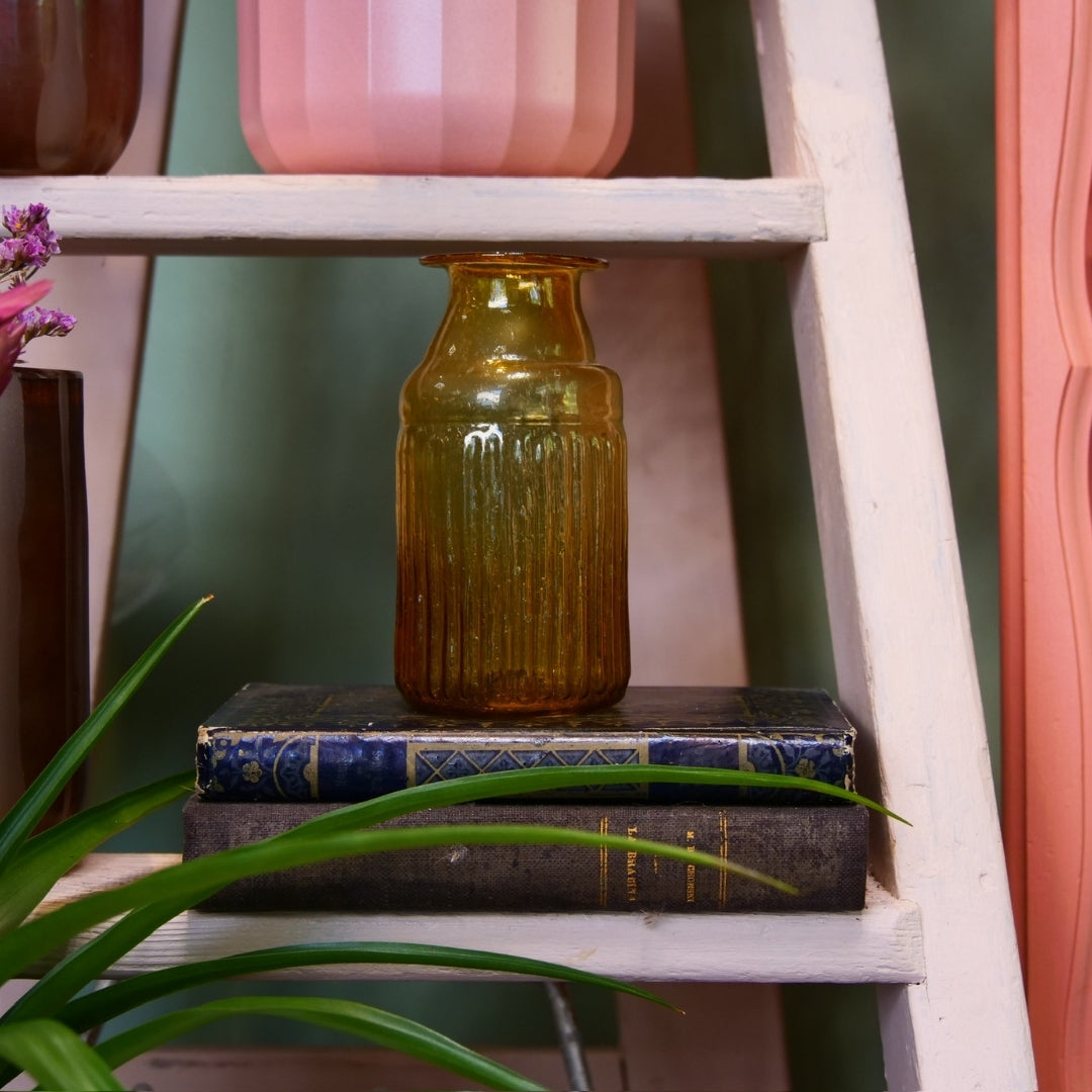 MADAM STOLTZ – Vase en verre ambré nervuré