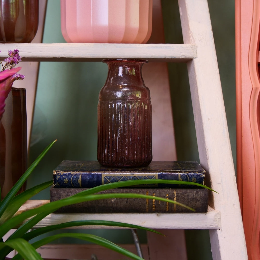 MADAM STOLTZ – Vase nervuré en verre prune