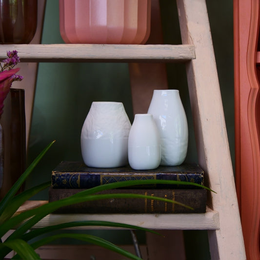 RÄDER – Trio de petits vases en porcelaine blanche