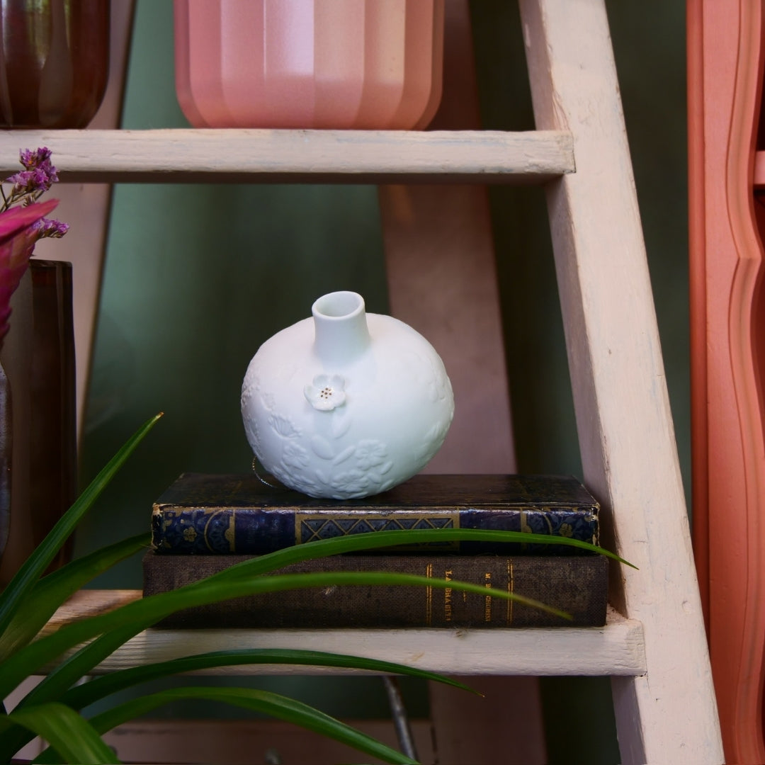 RÄDER – Petit vase fleuri en porcelaine blanche
