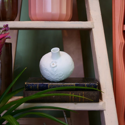 RÄDER – Petit vase fleuri en porcelaine blanche